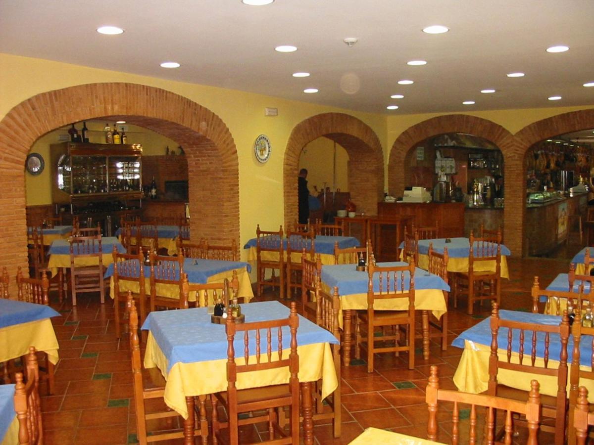 Hostal-Restaurante El Paisano Guadalema de los Quinteros Eksteriør bilde