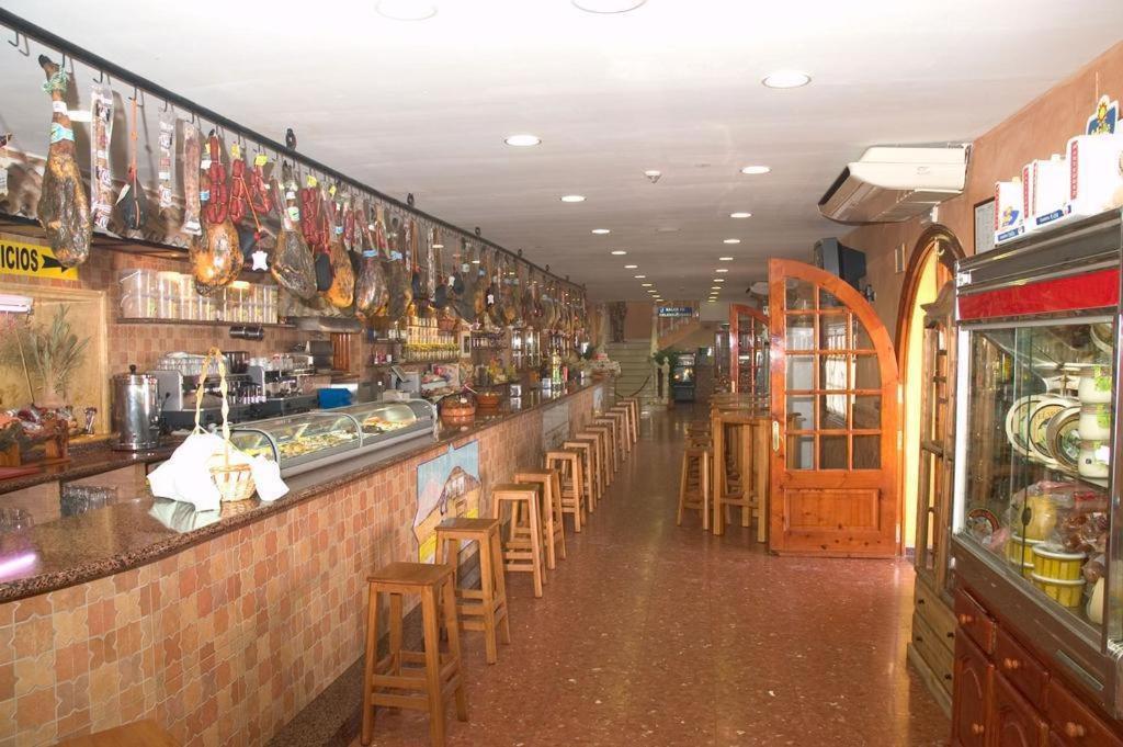 Hostal-Restaurante El Paisano Guadalema de los Quinteros Eksteriør bilde